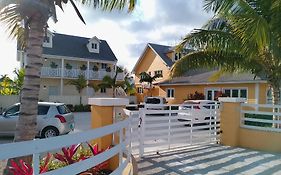 Villa By The Bay